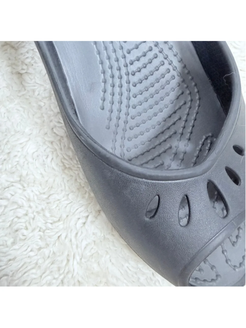 Crocs Mabyn Black Slingback Wedge Low Heel Sandal Peep Toe Travel Comfort Size 8